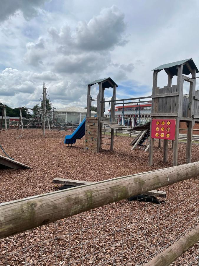 Parkdean Static Caravan On Cherry Tree Holiday Park Great Yarmouth Eksteriør bilde
