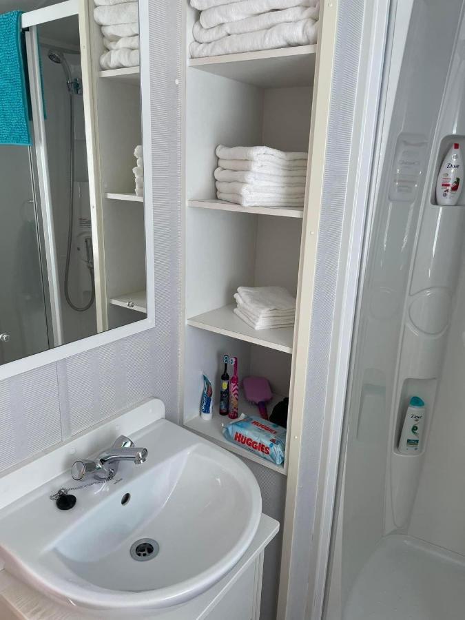 Parkdean Static Caravan On Cherry Tree Holiday Park Great Yarmouth Eksteriør bilde
